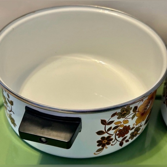 Vintage Harvest Floral Enamel Dutch Oven Pot Enamel Cookware Retro Kitchen Decor - Picture 5 of 10